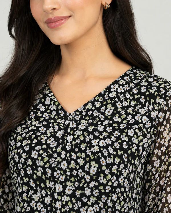 elrare black ditsy floral maxi dress neckline detail