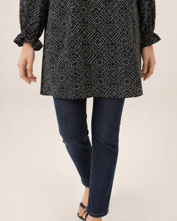 elrare black geometric print tunic hem closeup