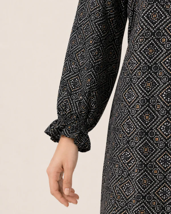 elrare black geometric print tunic sleeve detail