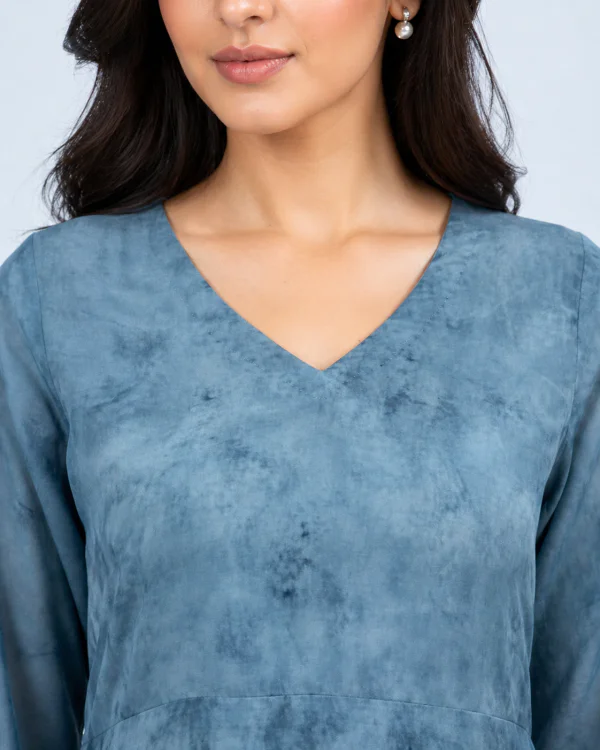 elrare blue botanical bird maxi dress neckline detail