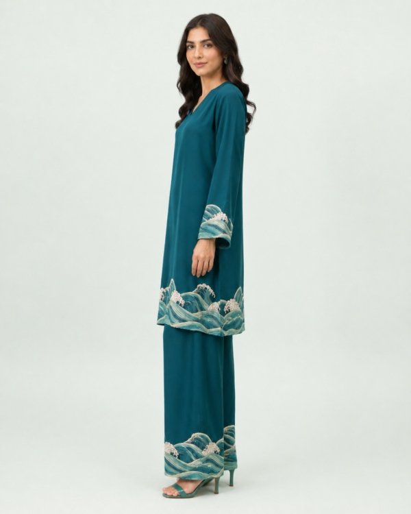 elrare teal wave print coords side view
