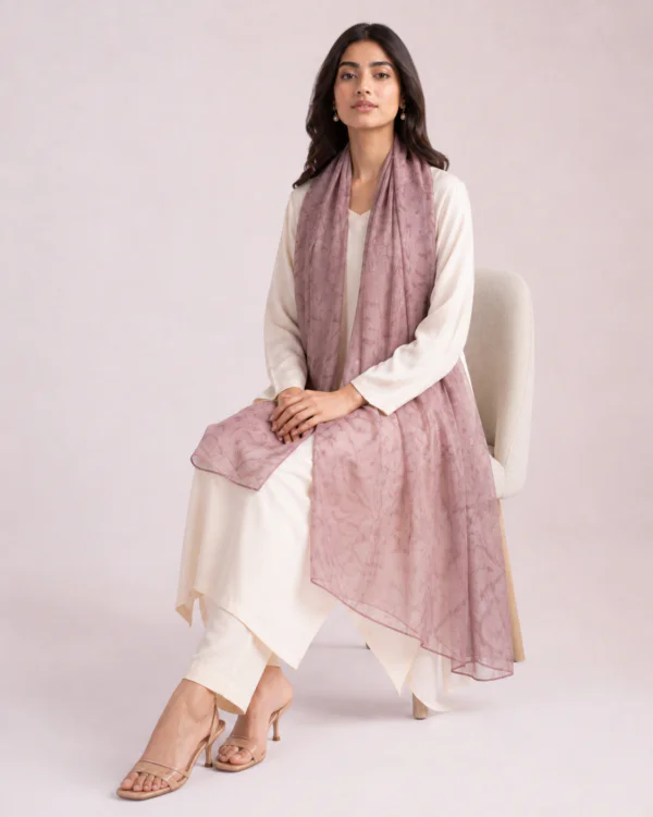 elrare dusty mauve tonal leaf dupatta seated