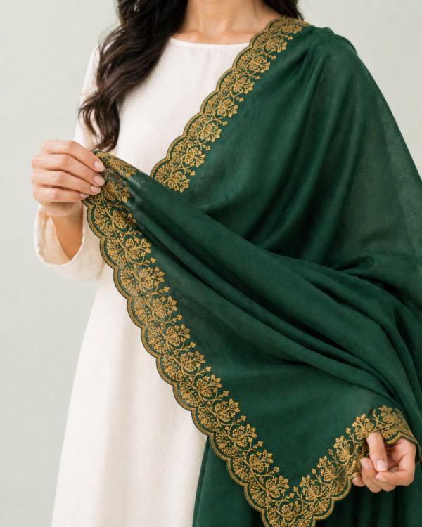 elrare forest green gold floral dupatta detail