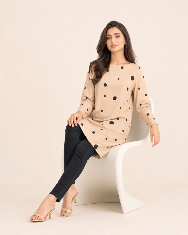 elrare beige black dot tunic seated