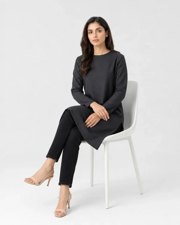 elrare charcoal plain tunic seated