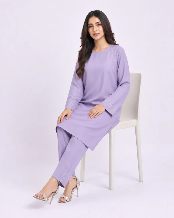 elrare dusty lavender silver stem coords seated