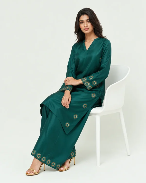 elrare emerald peacock eye coords seated
