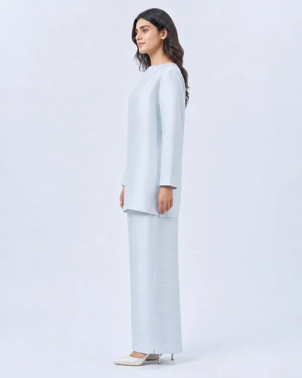 elrare ice blue silk rib coords side view
