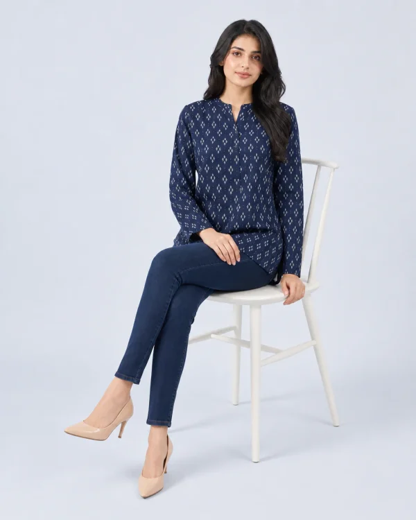 elrare ink blue ikat top seated