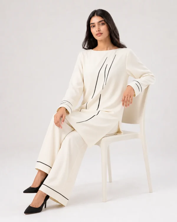 elrare ivory black gallery line coords seated
