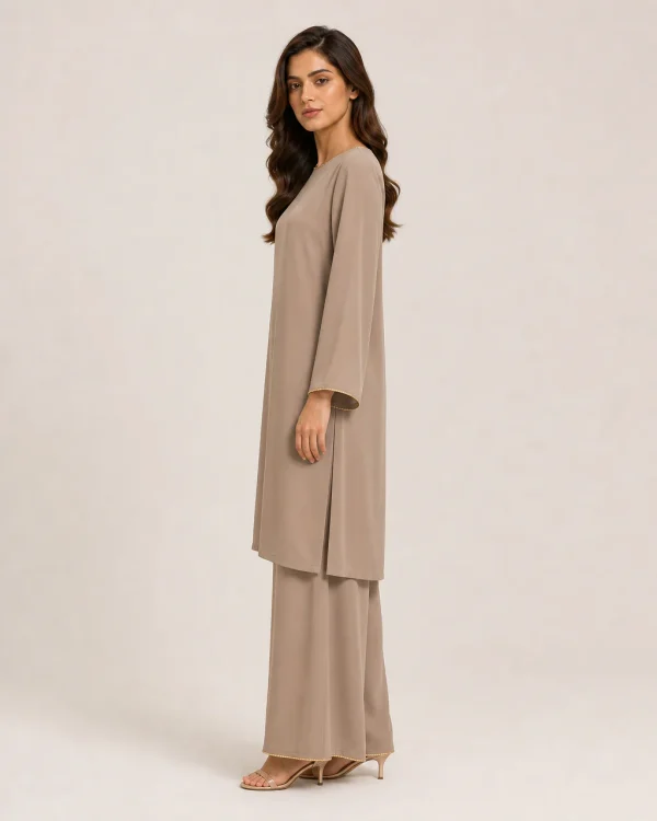 elrare taupe beadline coords side view