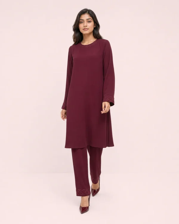 elrare wine tonal knotwork coords front view
