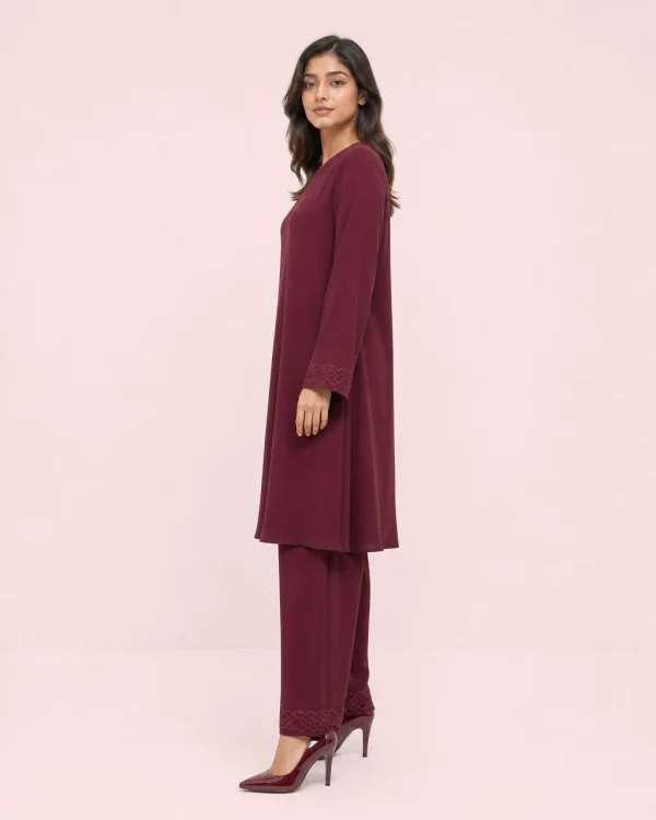 elrare wine tonal knotwork coords side view